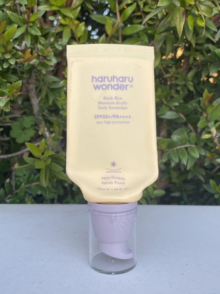 protector solar facial que no irrita los ojos